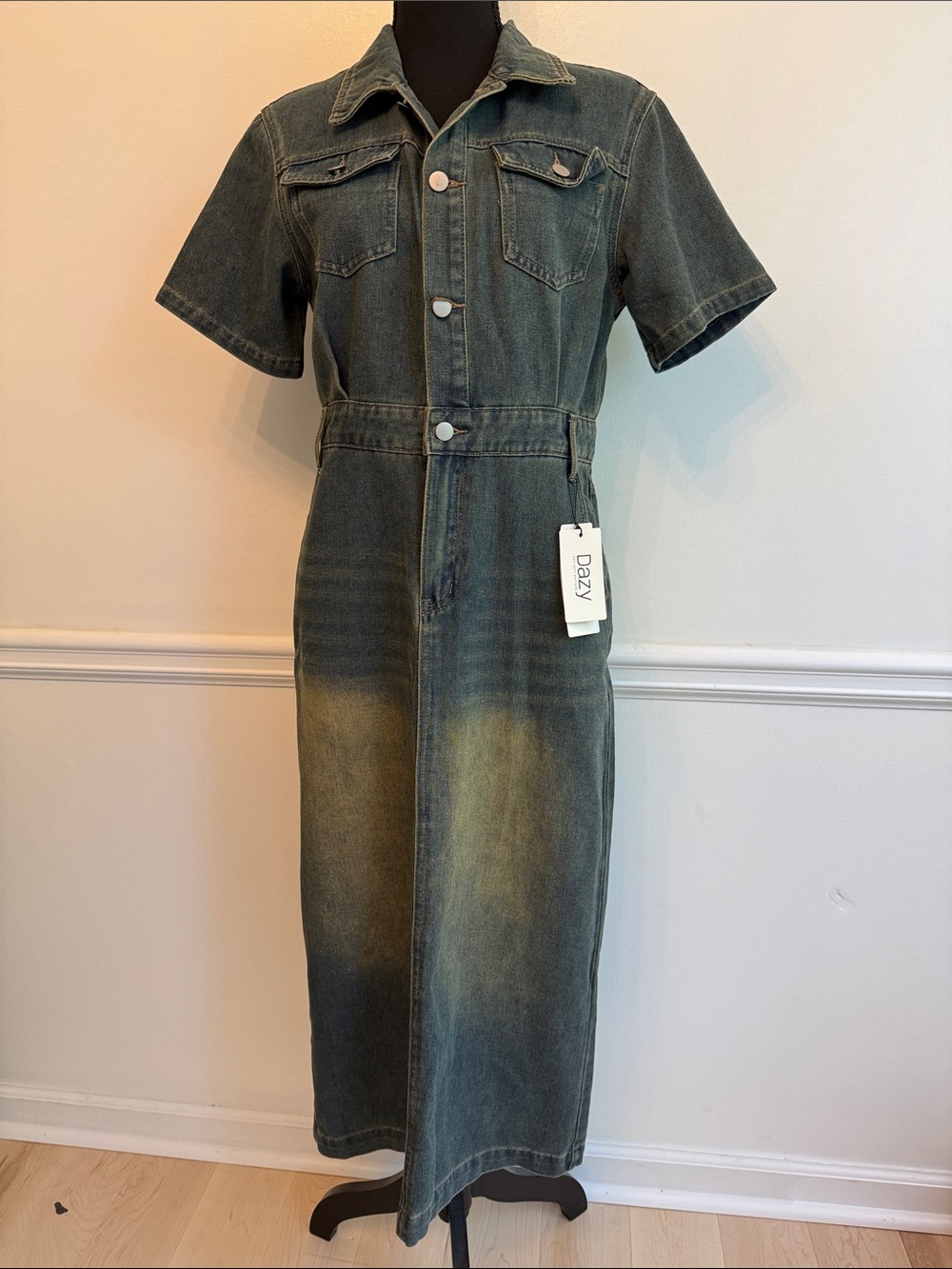 NWT DAZY Faded Blue Tan Short Sleeve Denim Midi Dress M/L